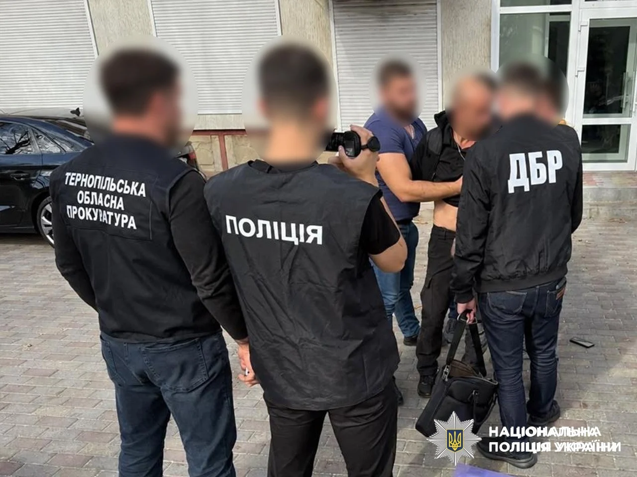 В Тернопольской области сотрудник «Укртрансбезопасности» прятал взятку в шоколадке