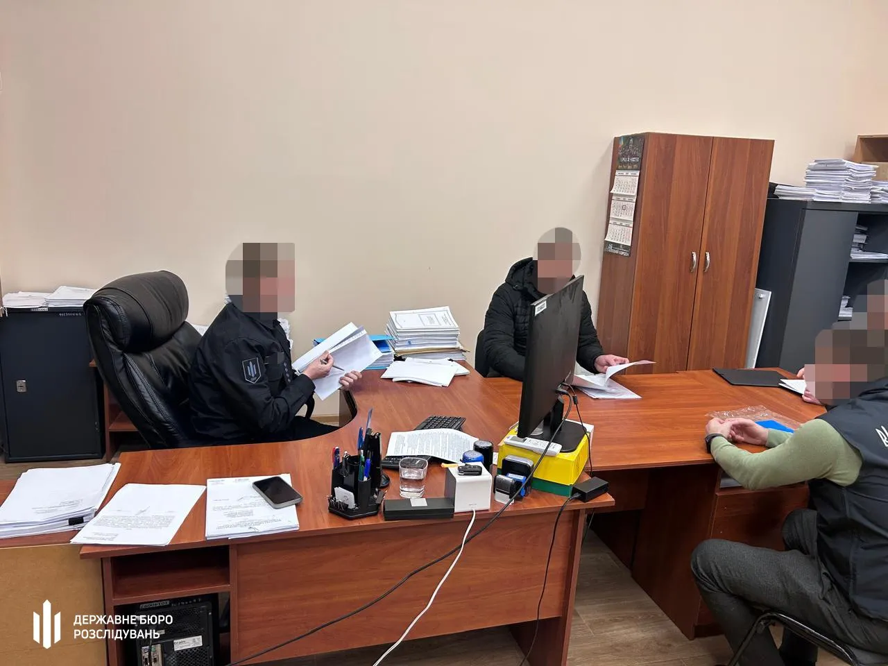 Посадовець колонії разом із підприємцем наживався на засуджених — ДБР