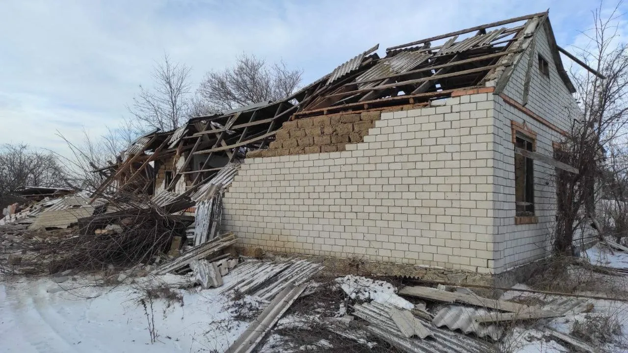 Окупанти обстріляли Нікопольський район, зруйновано будинок