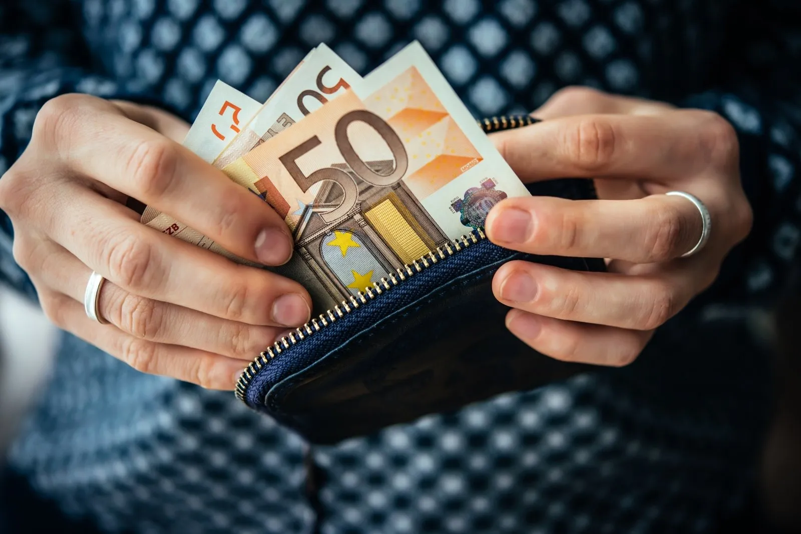 Євростат: середня зарплата в ЄС у 2024 році зросла на 5,2%