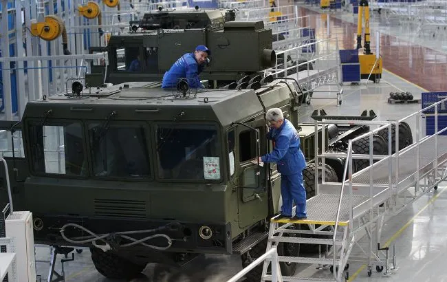 Росія нарощує виробництво зброї, компенсуючи втрати еліт від санкцій — ЦПД