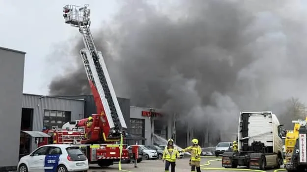 У Німеччині вибухнула автоцистерна на СТО У Німеччині вибухнула автоцистерна на СТО