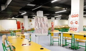 У Києві невідомий погрожує влаштувати стрілянину у ліцеї, поліція проводить перевірку