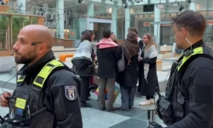 У росії провладна партія передала кувалди військовим на фронт в Україну