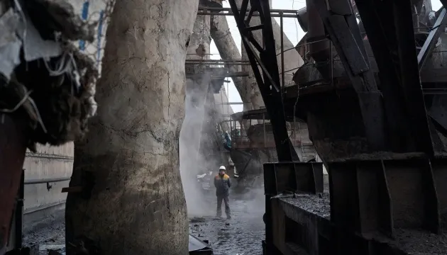 Кабмін поширив режим надзвичайної ситуації на тепло, воду та інтернет