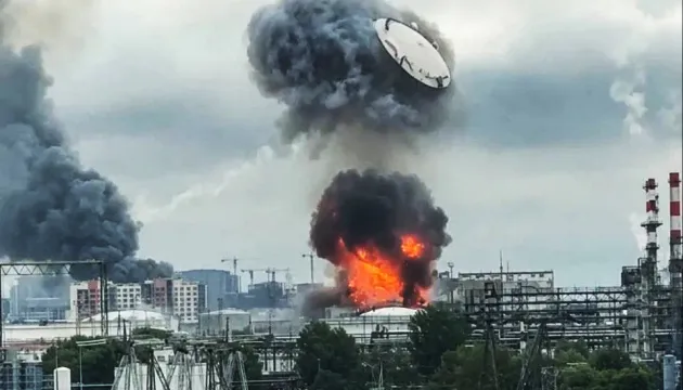 Moscow Oil Refinery Halts Operations for Half a Year Following Drone Attacks — Reuters
