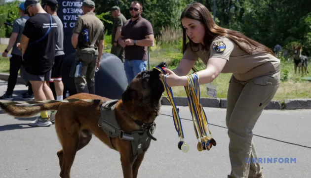 У Києві вперше провели військовий K9-забіг із собаками та встановили рекорд України