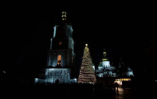 У Києві запалили головну ялинку України