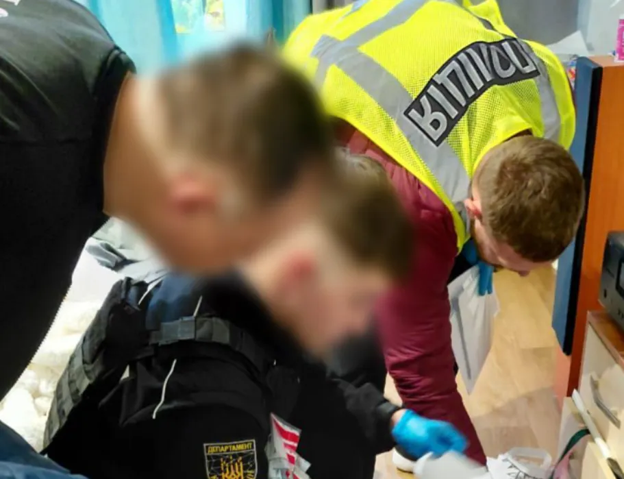 На Буковині викрили схему переправлення чоловіків через кордон