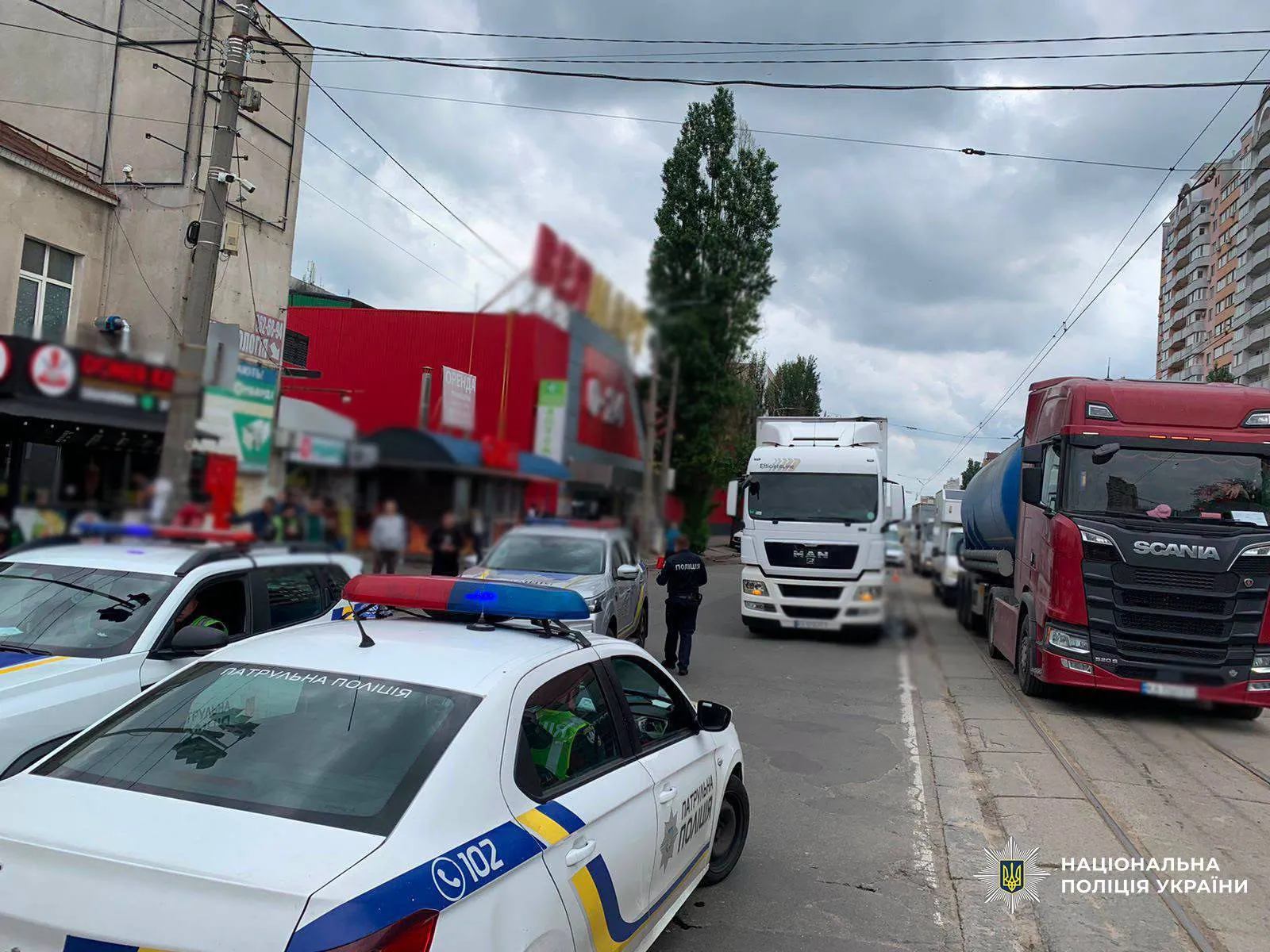В Киеве грузовик насмерть сбил 82-летнюю женщину
