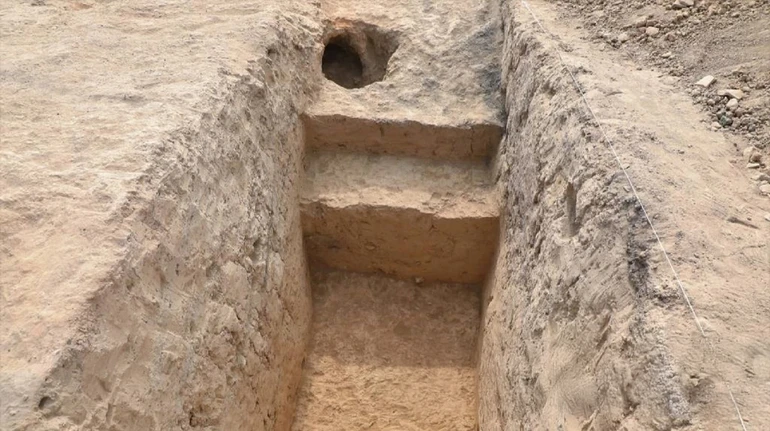 політичну структуру, повсякденне життя його мешканців.