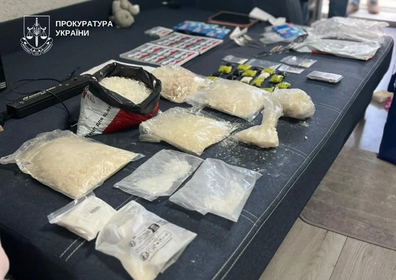 В Киеве будут судить студентов за сбыт более 3 кг психотропных веществ