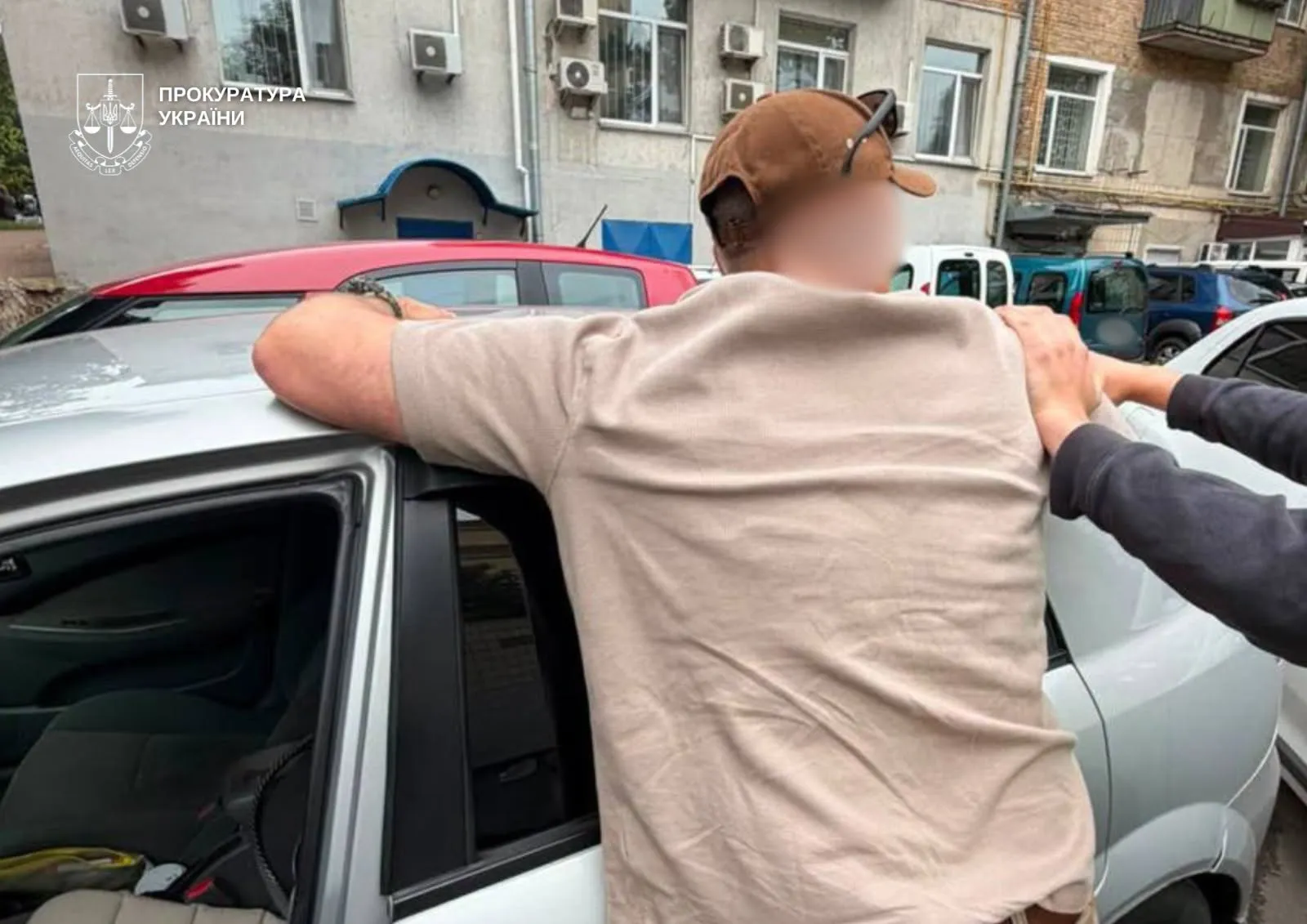 Пенсіонери в Києві віддали шахраям понад 12,5 млн грн під виглядом перевірки СБУ