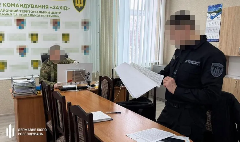 В Ровенской области будут судить чиновника ТЦК за получение взяток в виде денег и автомобилей