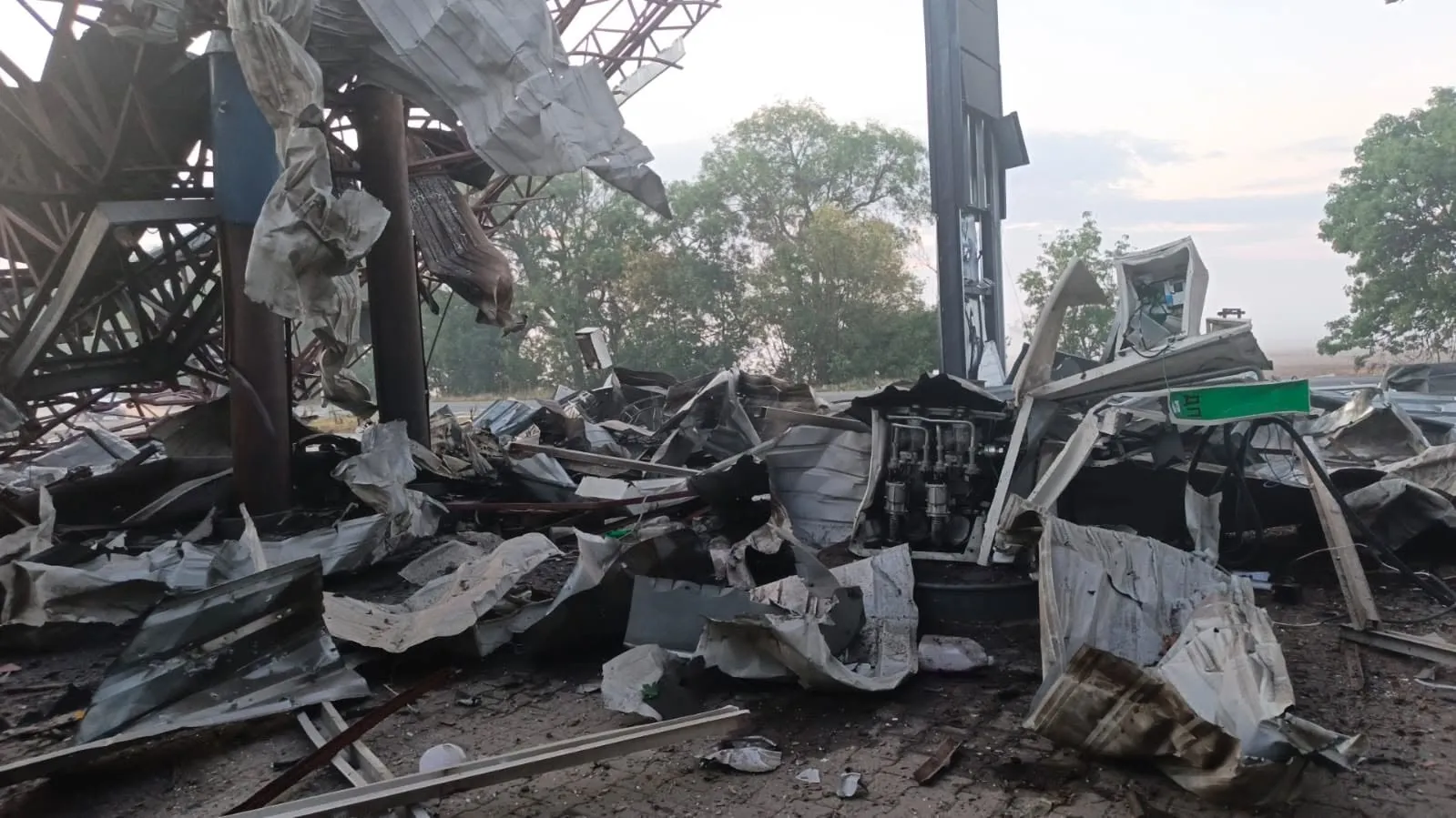 Росіяни дроном пошкодили АЗК UKRNAFTA на Одещині