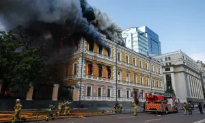 Опубликованы спутниковые снимки горящего штаба Черноморского флота россии