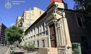 Фото, видео: перед приездом Зеленского «слугам народа» пришлось разуться