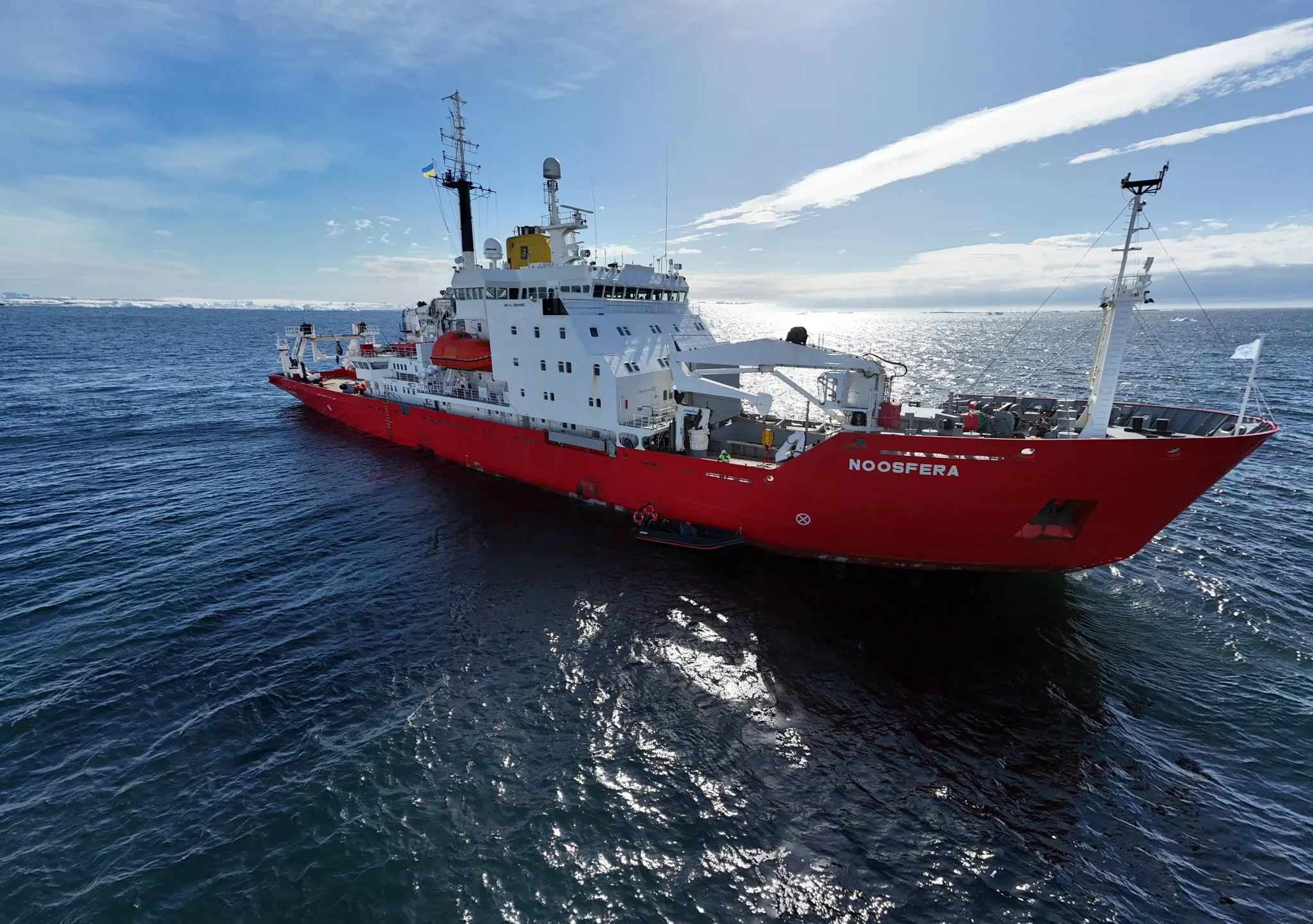 Криголам доставив українських та мексиканських науковців на станцію «Академік Вернадський»