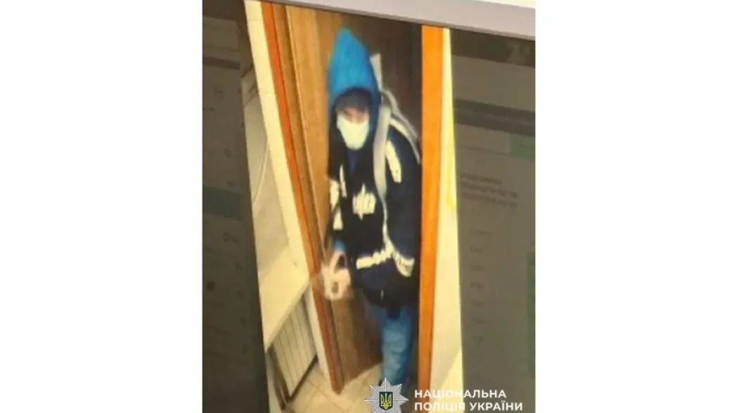 Чоловік із іграшковим пістолетом намагався пограбувати обмінники в Києві