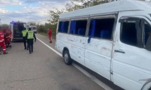 На трасі Київ–Одеса перекинувся мікроавтобус, постраждали щонайменше 8 людей