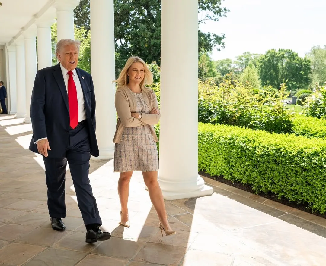 Стрелок планировал убить Трампа и чиновников администрации — Левитт