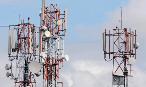 рф на окупованих територіях замінює українські супутникові антени на свої