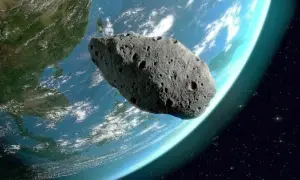 NASA показало замерзлу поверхню місяця Сатурна (фото)