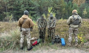 На Житомирщині затримали двох киян у «кікіморах», які намагалися втекти за кордон