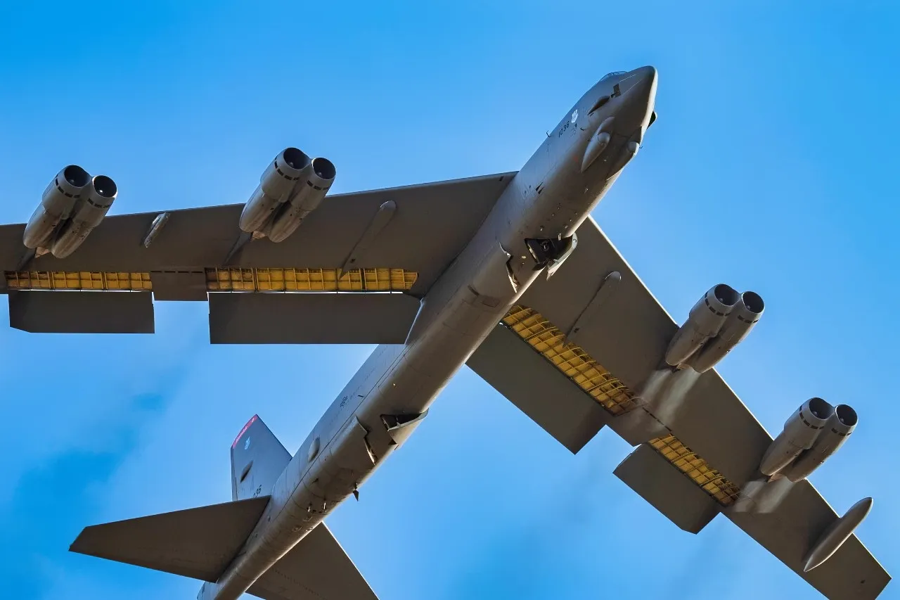 США модернізують стратегічні бомбардувальники B-52