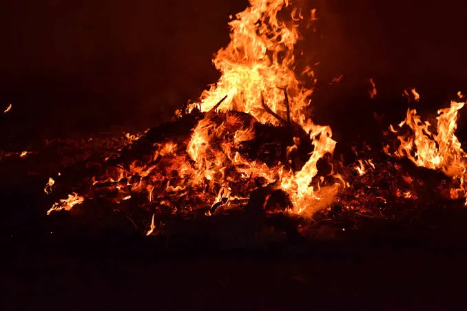 In Bukovina, a two-year-old boy fell into a bonfire and suffered severe burns