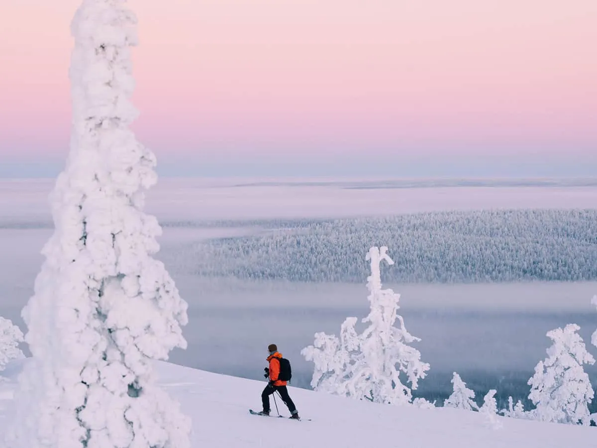 Тисячі домівок у фінській лапландії залишилися без світла через морози
