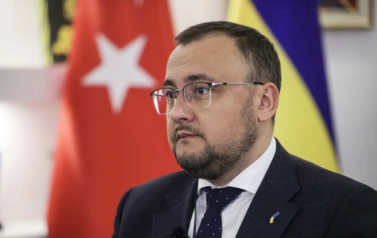 Посол України в Польщі відреагував на банер про Волинь під час матчу «Шахтаря» і «Легії» Посол України в Польщі відреагував на банер про Волинь під час матчу «Шахтаря» і «Легії»