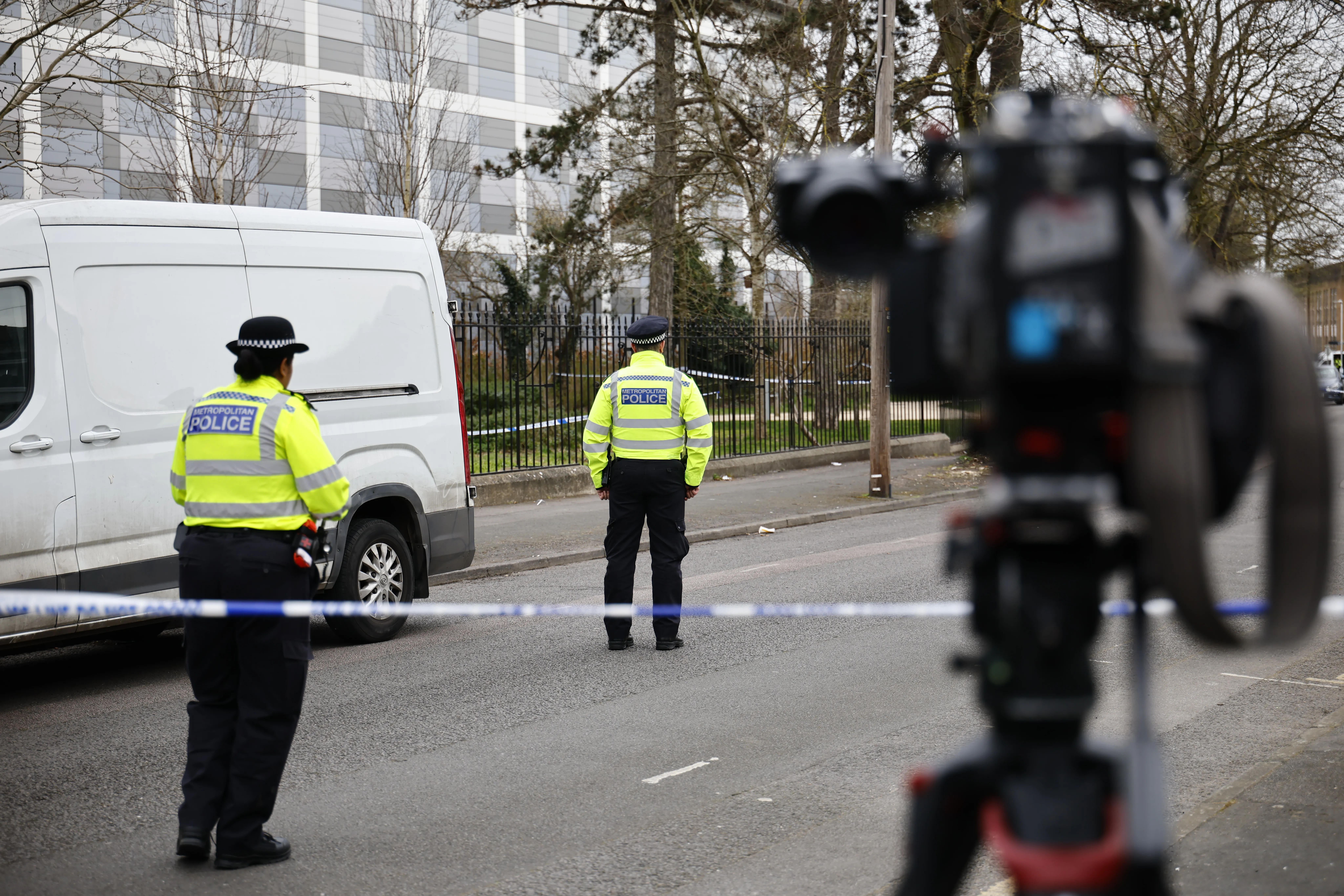 В Великобритании задержали ещё троих подозреваемых в поджоге автомобиля еврейской общины