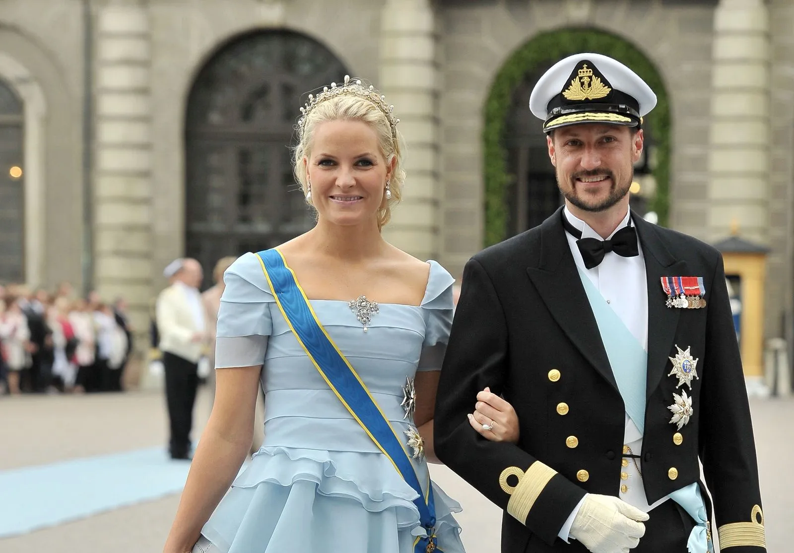 The Queen of Norway will miss the swearing-in ceremony due to complications following a transplant