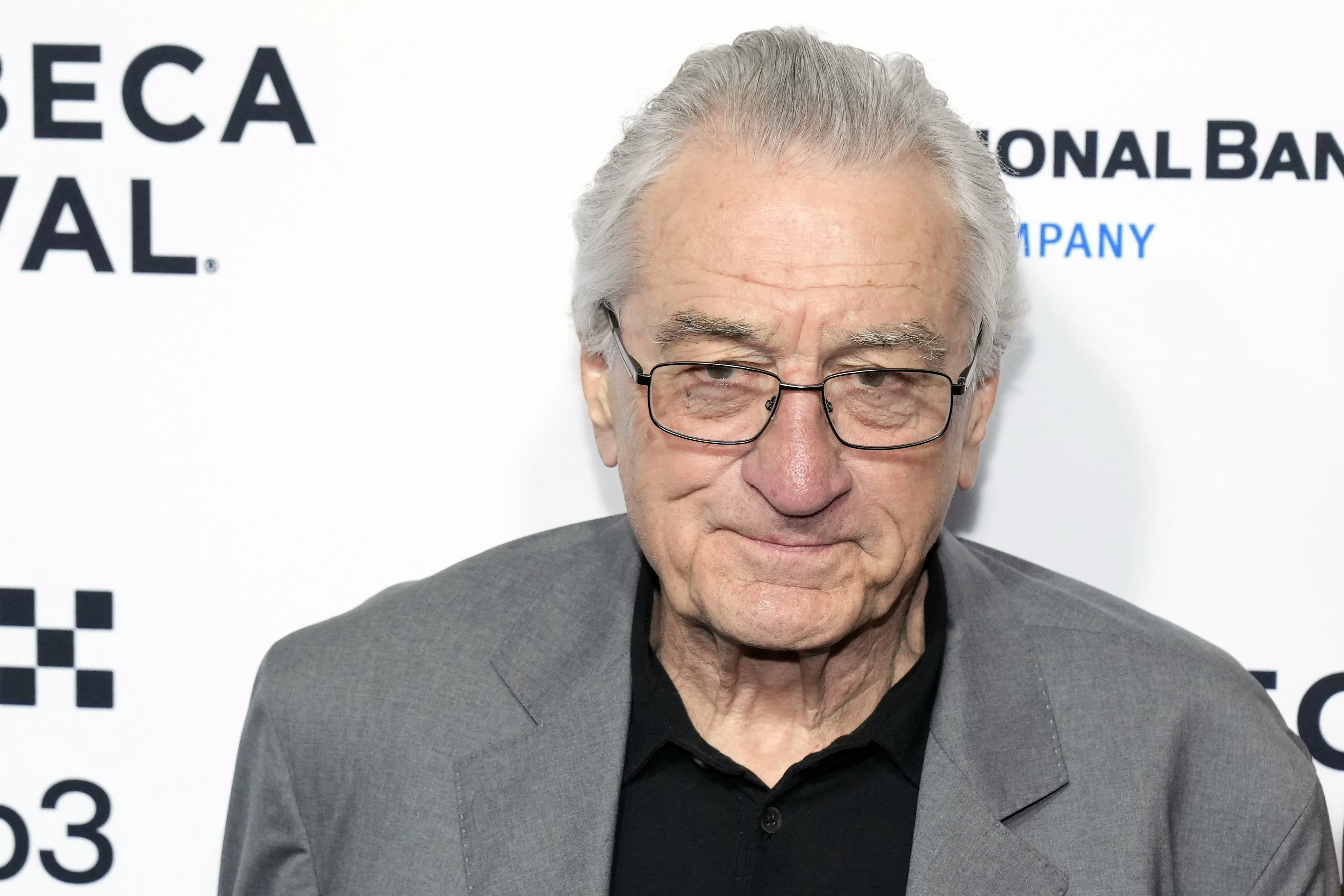 Легендарний актор Де Ніро вимагає «позбутися» Трампа