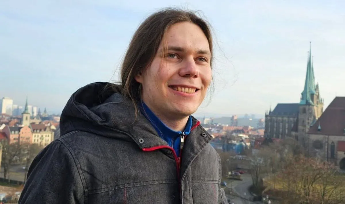 Влада Німеччини тримає російського ліберала у в'язниці, шукаючи літак для його депортації