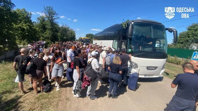 На Одещині евакуювали ще 525 пасажирів після удару РФ