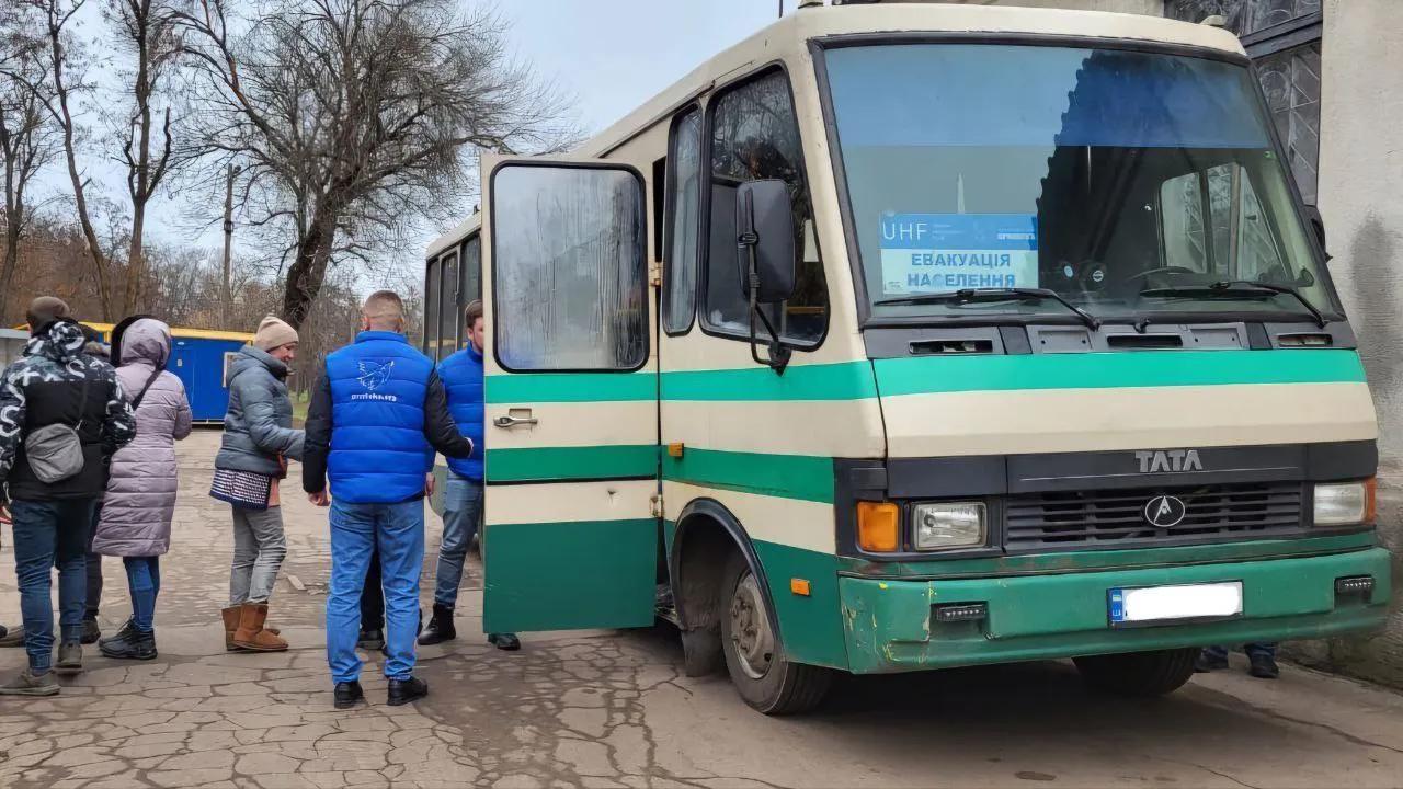 На Харківщині через удари рф не можуть евакуювати тяжкопоранену жінку та її дітей