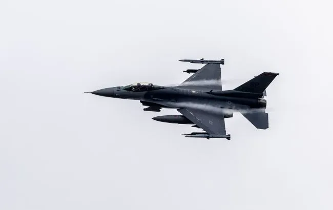 Турецкие F-16 будут круглосуточно охранять небо над странами Балтии