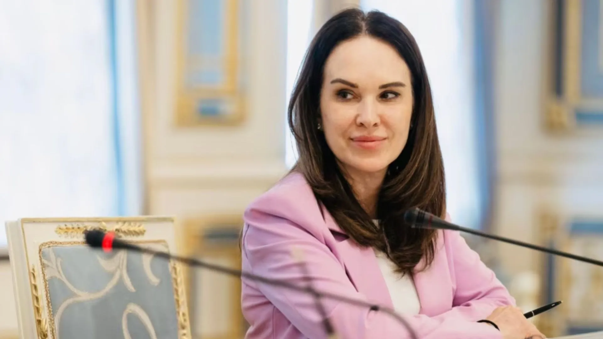 От мужа к певице: стало известно, кто внес залог за Мудру