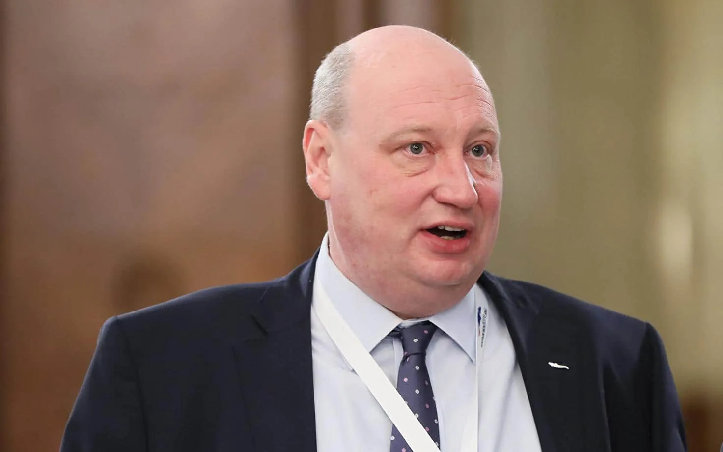 Єврокомісія звільнила високопосадовця через подарунки