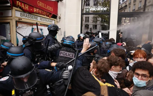 Видео: массовые протесты школьников охватили Европу, мигранты поджигают здания и автомобили