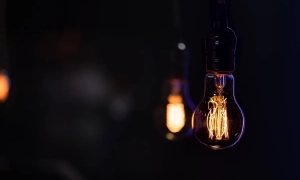 Фото: у Києві демонтують пам'ятник Щорсу