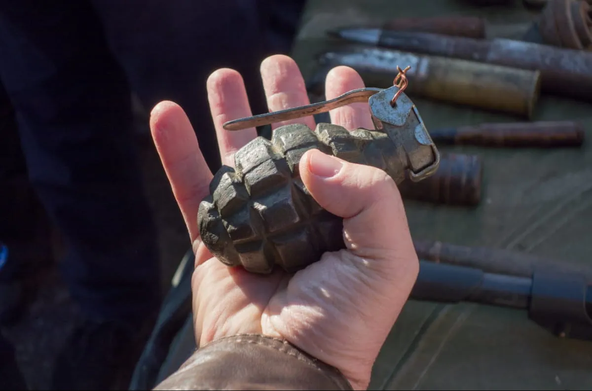 На Київщині поліція підстрелила чоловіка з гранатою