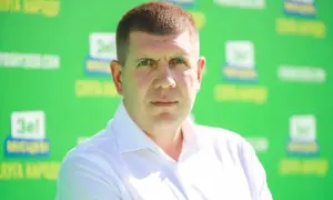 Видео: агенты НАБУ приехали к СБУ отбивать судью Чауса