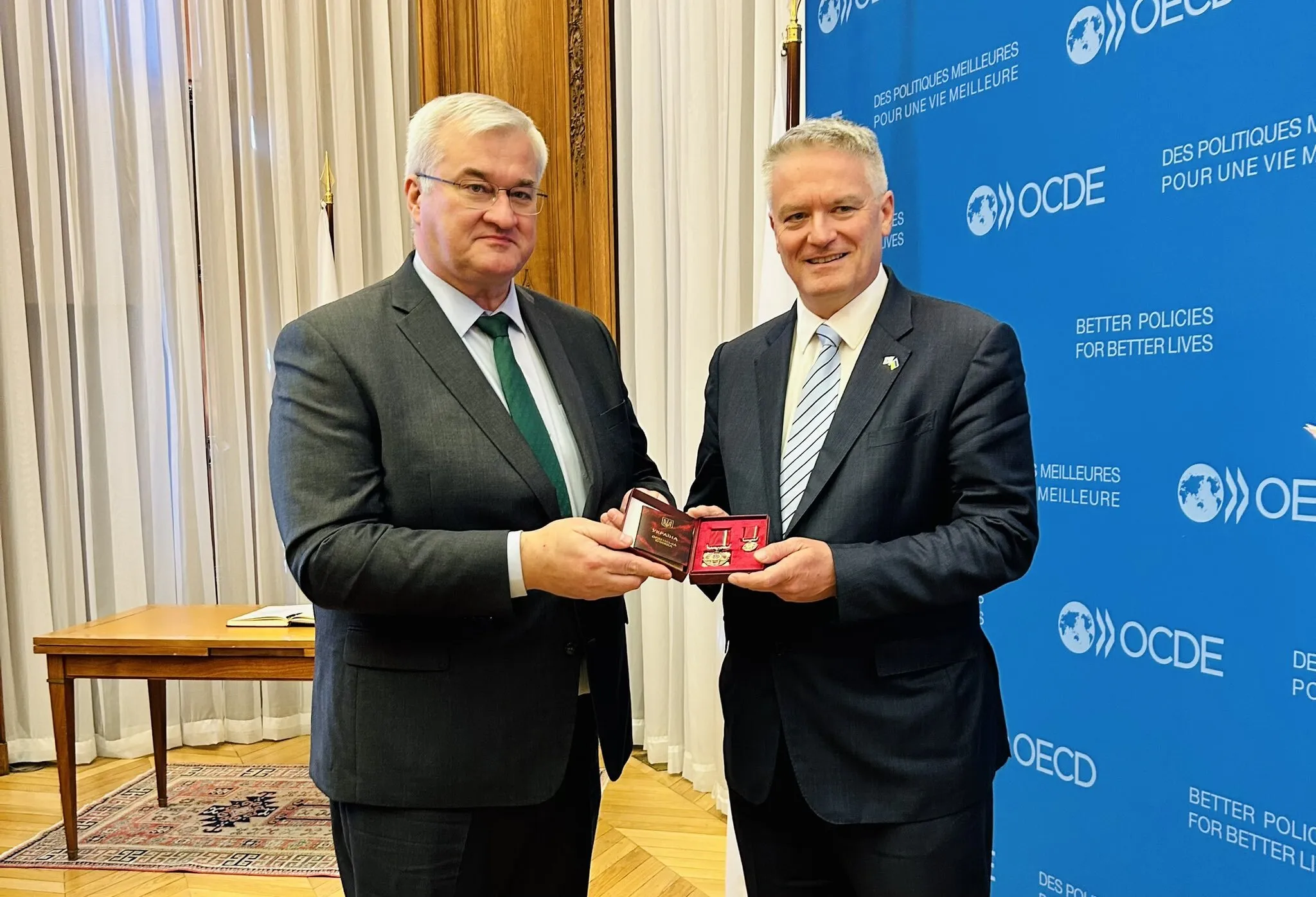 Сибіга розпочав візит до Франції зустріччю з генсеком ОЕСР