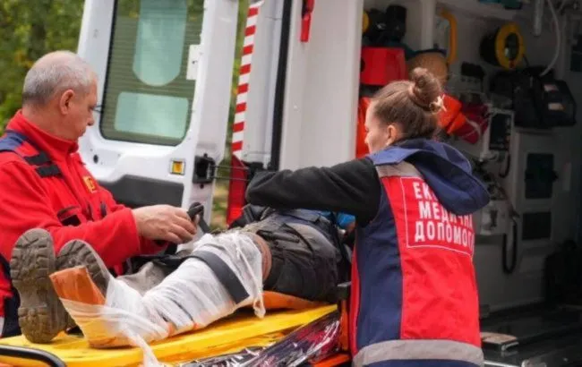 Kyiv Plans to Provide Bonus Payments to Medical Workers Who Travel to Sites of Russian Attacks
