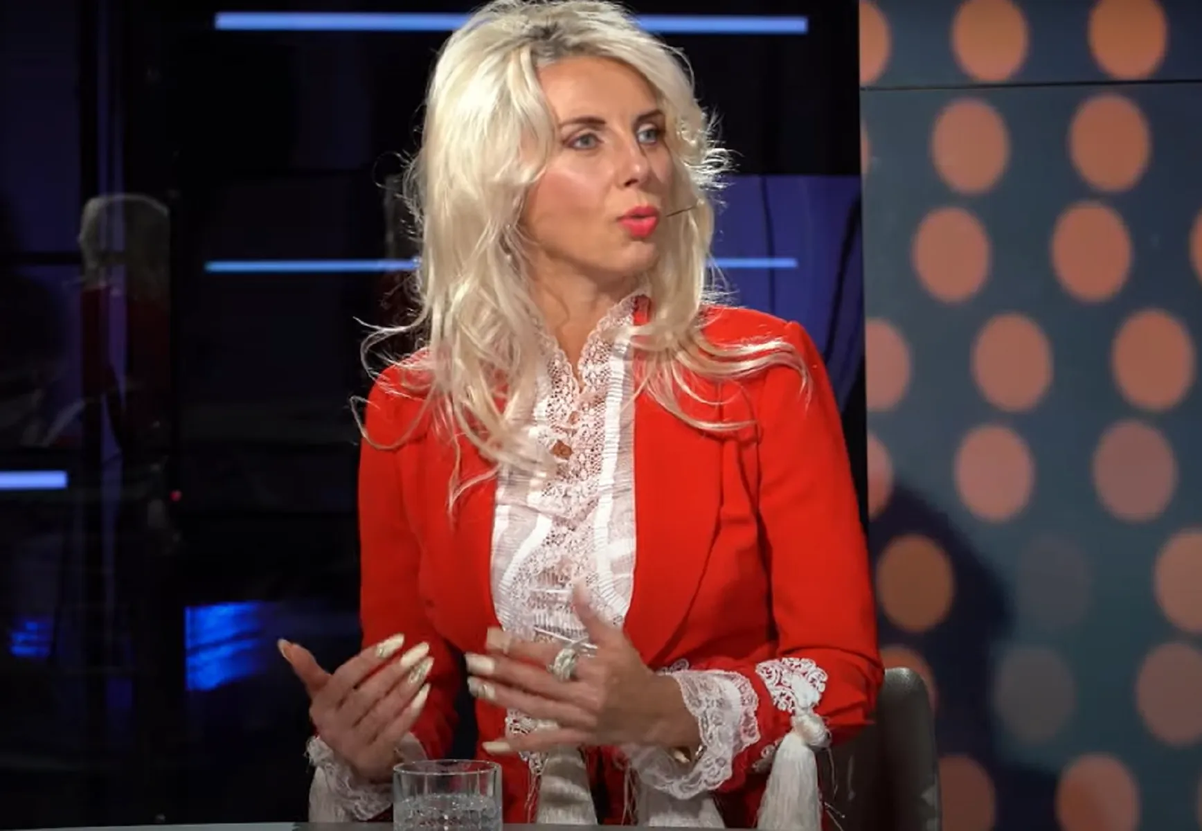 Дизайнерку Юлію Кацьянову звинуватили у використанні чужого петриківського розпису