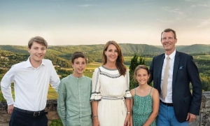 Новообраний спікер парламенту Чехії наказав зняти з будівлі прапор України