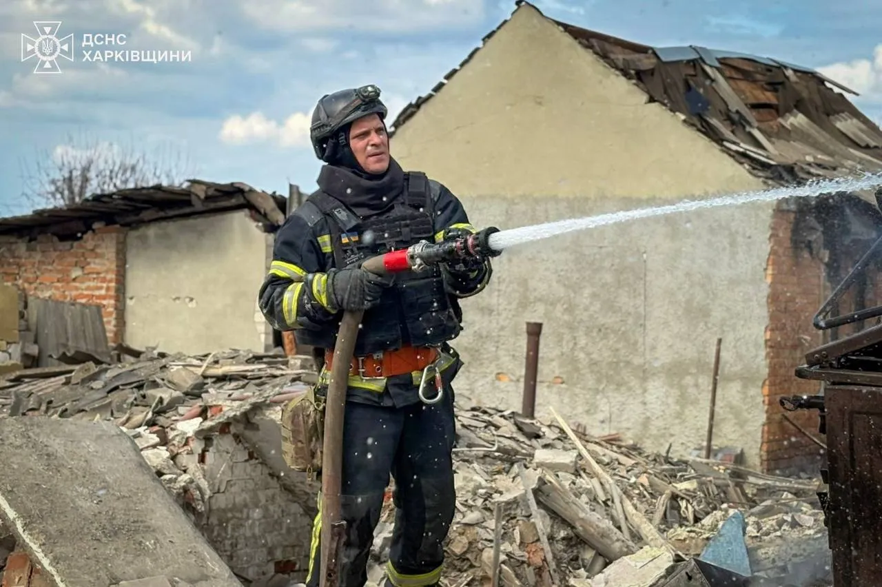 Россияне атаковали Великий Бурлук в Харьковской области: есть погибший и раненые